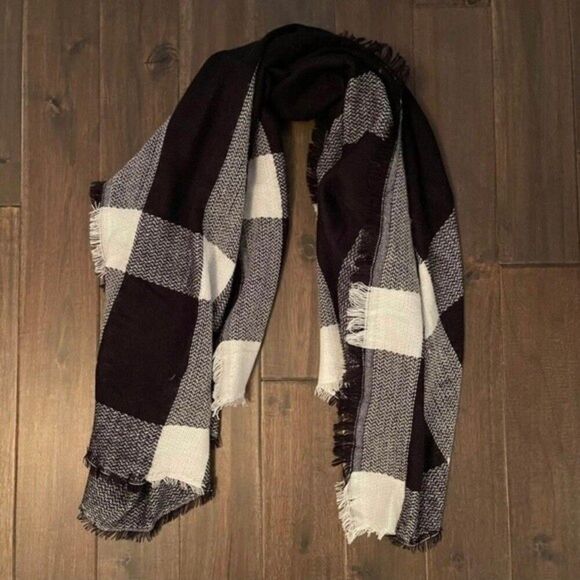 Plaid Black and White Square Scarf - Picture 1 of 4